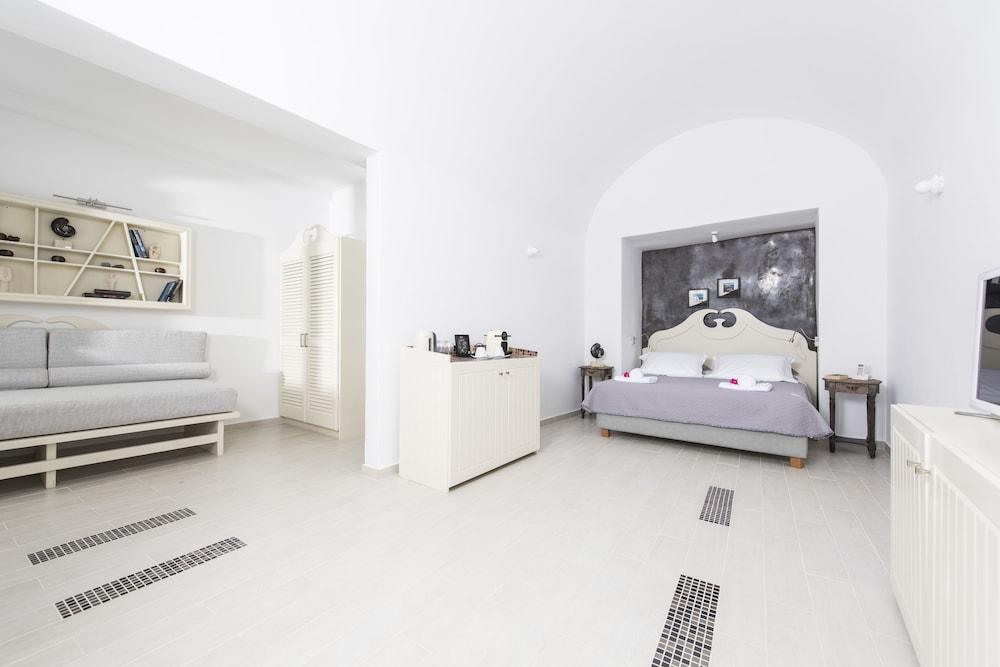 Ambition Suites (Adults Only) Oia  Exterior photo