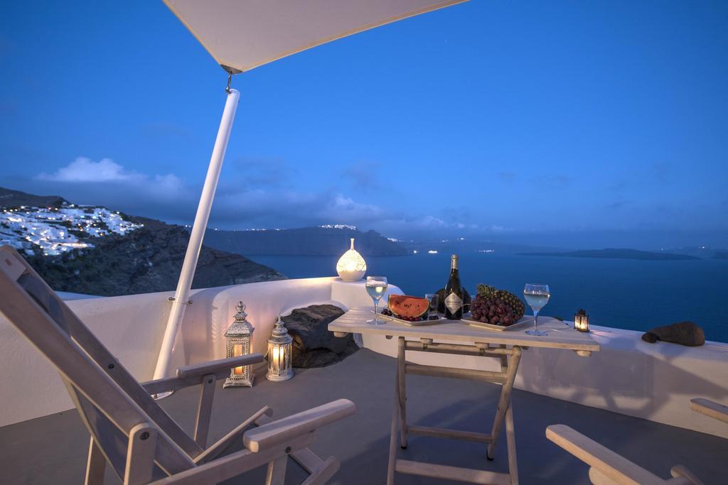 Ambition Suites (Adults Only) Oia  Room photo