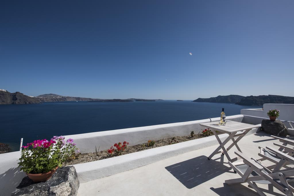 Ambition Suites (Adults Only) Oia  Exterior photo