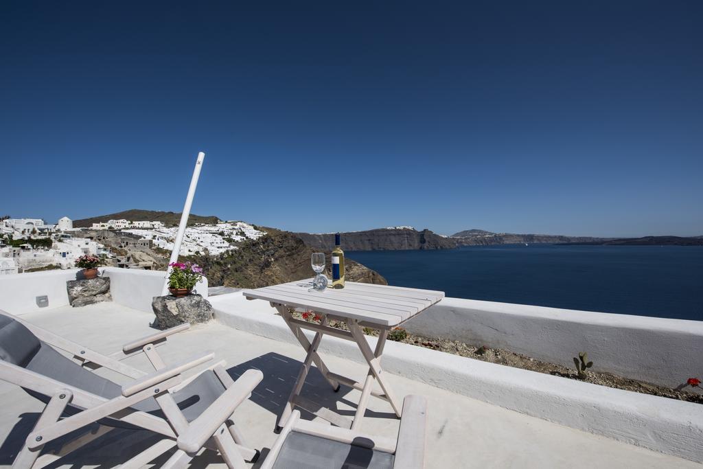 Ambition Suites (Adults Only) Oia  Exterior photo